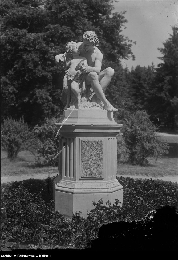 Obraz z jednostki "Rzeźba "Saturn i Faun" w kaliskim parku"