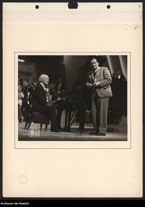 image.from.unit.number ""Sonata Księżycowa". Album fotografii ofiarowany A. Wilkońskiej przez L. Mendes