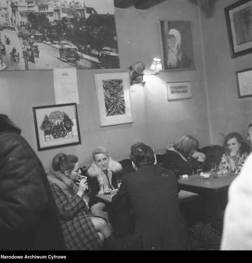 image.from.unit.number "Winiarnia „U Hopfera” w Warszawie przy ul. Krakowskie Przedmieście 53"