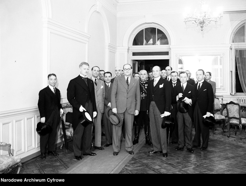 image.from.unit.number "Wizyta ambasadora Włoch w Polsce Pietro Arone di Valentino w Krakowie połączona ze złożeniem listów uwierzytelniających prezydentowi RP Ignacemu Mościckiemu"