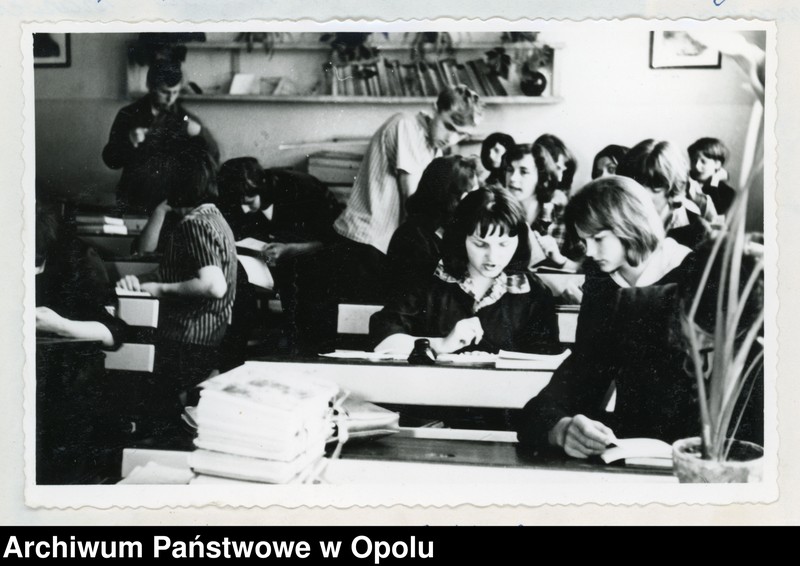 Obraz 4 z kolekcji "Kroniki Liceum Pedagogicznego w Kluczborku111"