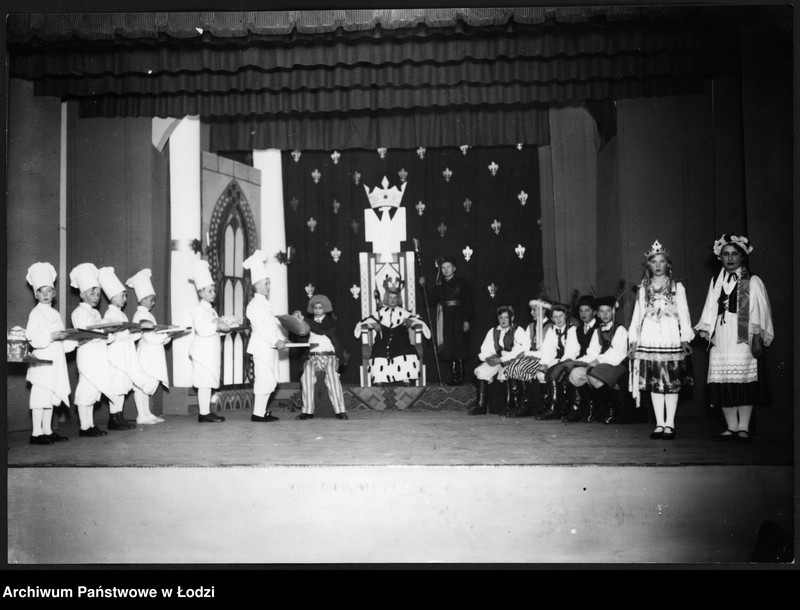 Obraz 2 z jednostki "[Przedstawienie szkolne - scena kostiumowa]"