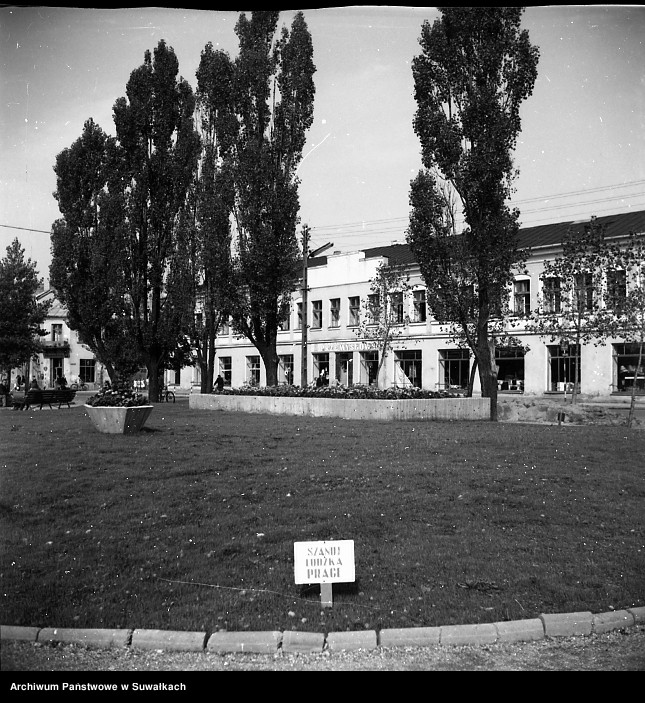 image.from.unit.number "Plac imienia Marii Konopnickiej w Suwałkach."