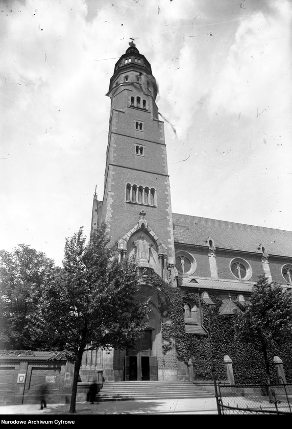 image.from.unit.number "Kościół Najświętszego Serca Pana Jezusa OO. Jezuitów przy ul. Kopernika w Krakowie"