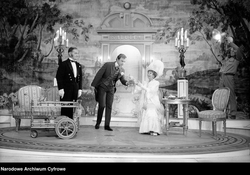 image.from.unit.number "Warszawa. Teatr Syrena - sztuka "Lord z walizki""