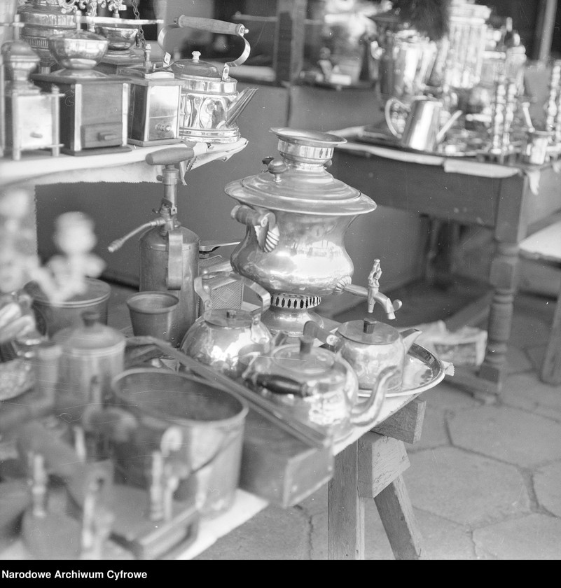 image.from.unit.number "Bazar przy ul. Paderewskiego w Rembertowie"