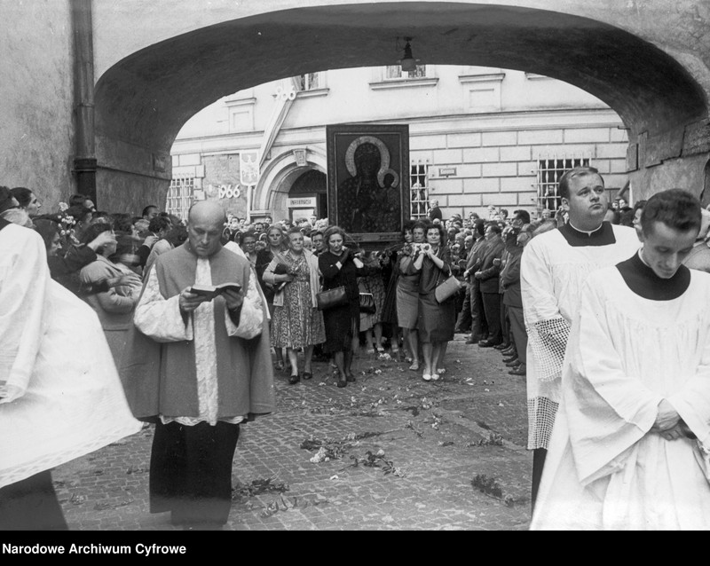 image.from.unit.number "Obchody Tysiąclecia Chrztu Polski w Warszawie"