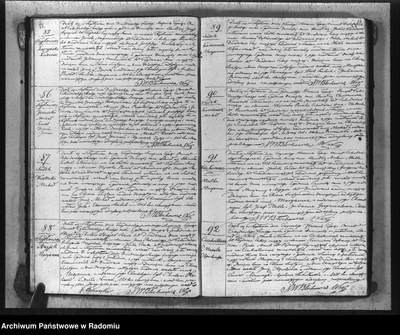 image.from.unit.number "Księga aktów cywilno religijnych urodzonych, zaślubionych i zmarłych kościoła parafialnego szydłowieckiego na rok 1846"