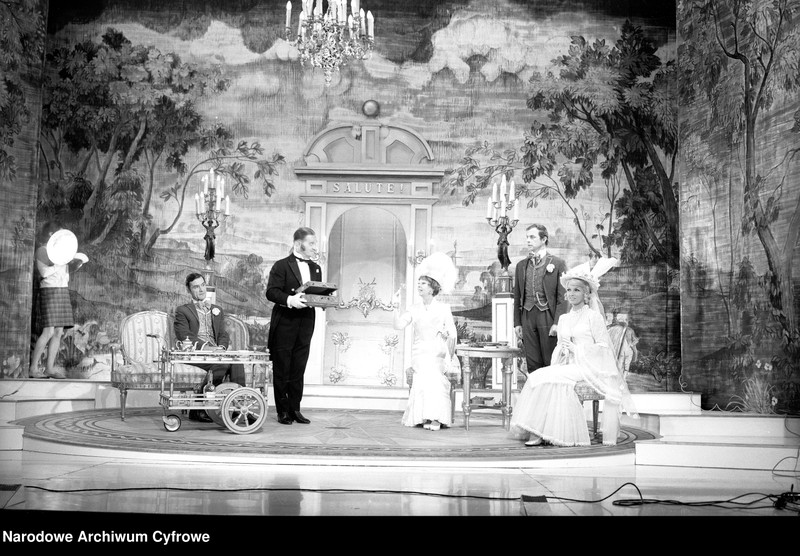image.from.unit.number "Warszawa. Teatr Syrena - sztuka "Lord z walizki""