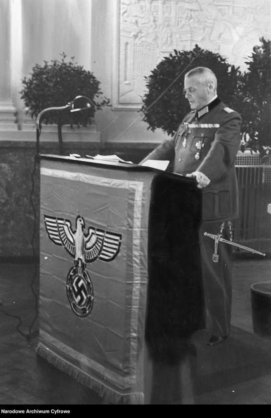 image.from.unit.number "Kraków. Odczyt Wehrmachtu w w gmachu Akademii Górniczej"