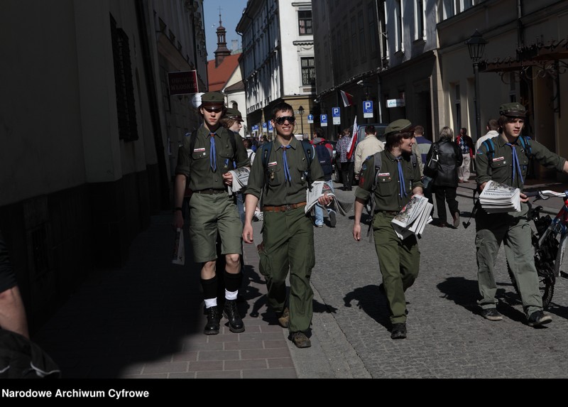 image.from.unit.number "Pogrzeb prezydenta Polski Lecha Kaczyńskiego i jego żony Marii Kaczyńskiej w Krakowie"