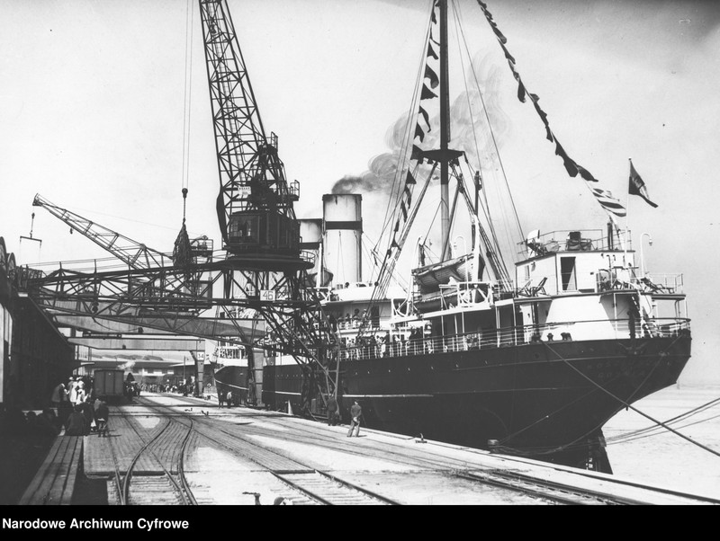 image.from.collection.number "Polska żegluga oceaniczna111"