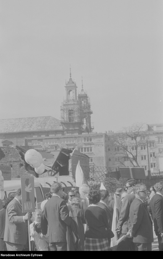 image.from.unit.number "Pochód pierwszomajowy w Warszawie"