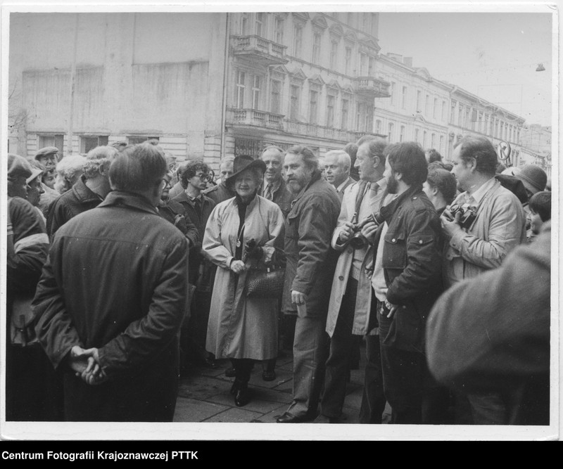 Obraz z jednostki "Łódź - odsłonięcie tablicy pamiątkowej na domu, w którym urodził się Artur Rubinstein"