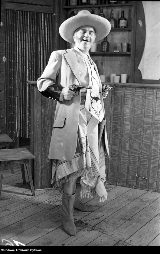 Obraz 10 z jednostki "Warszawa. Teatr Syrena - sztuka "Jim strzela pierwszy""