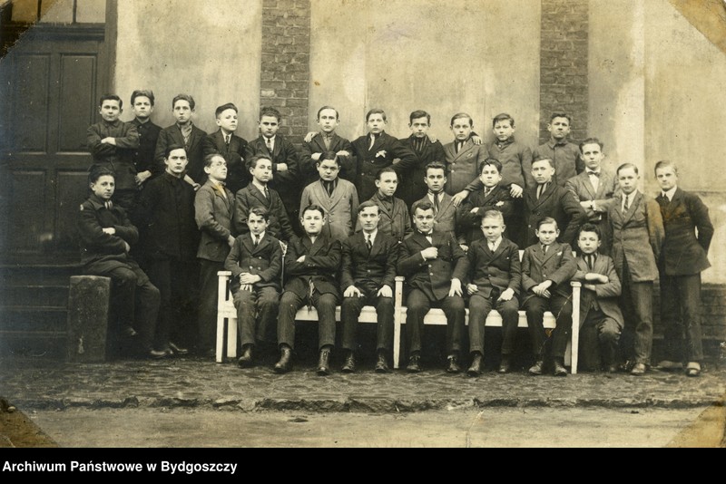 image.from.unit.number "Klasa 18 rzeźbiarska w Szkole Przemysłowej Dokształcającej w Bydgoszczy"