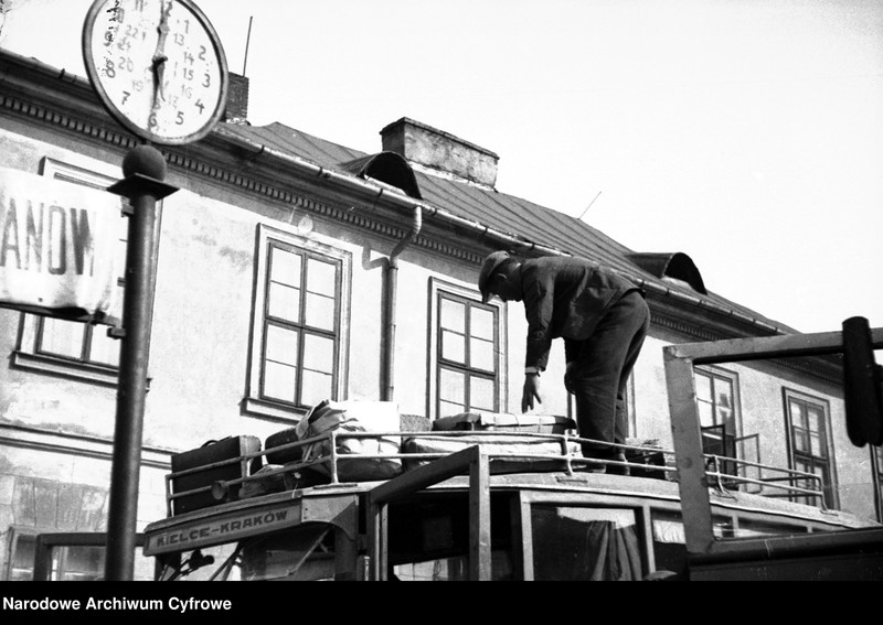 image.from.unit.number "Dworzec autobusowy i kolejowy w Krakowie"