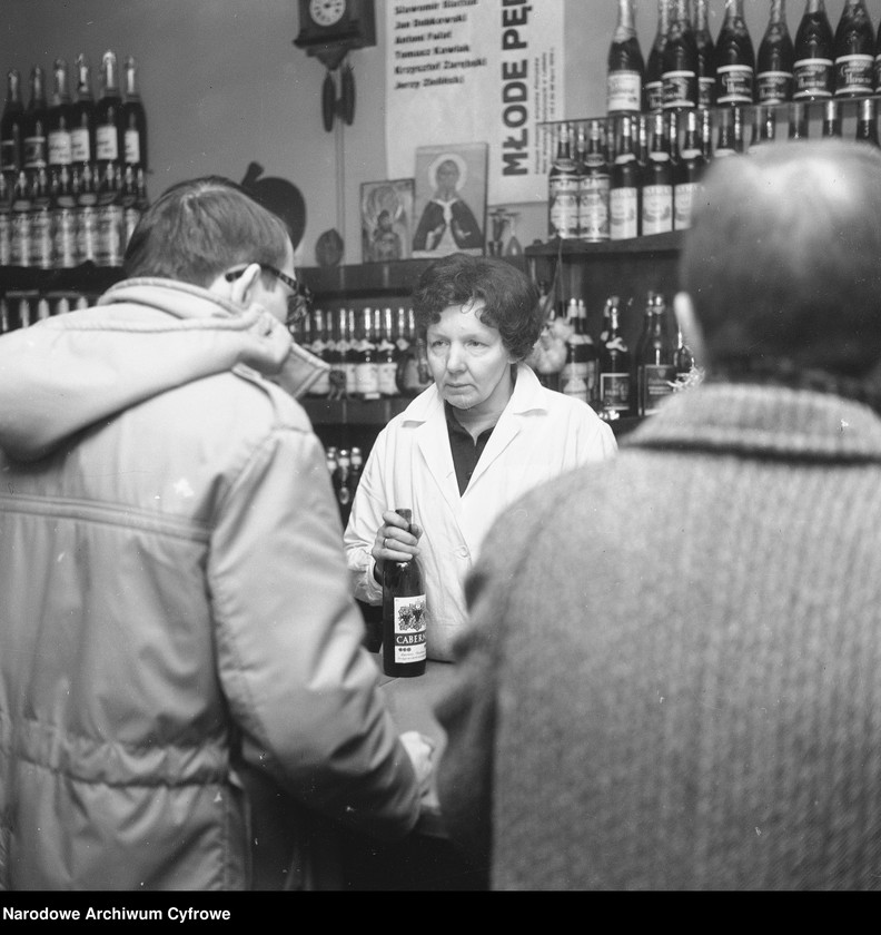 image.from.unit.number "Winiarnia „U Hopfera” w Warszawie przy ul. Krakowskie Przedmieście 53"