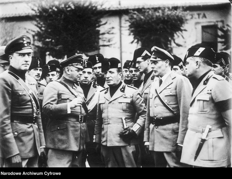 image.from.unit.number "Współtwórca niemieckiej organizacji paramilitarnej Stahlhelm (Ligi Żołnierzy Frontowych) Franz Seldte z wizytą w Rzymie"