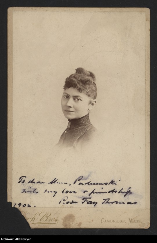 image.from.unit.number "Krewni, przyjaciele i znajomi H. Paderewskiej i jej rodziny. Fotografie z dedykacjami, t.III; brak s.15,22,37,39"