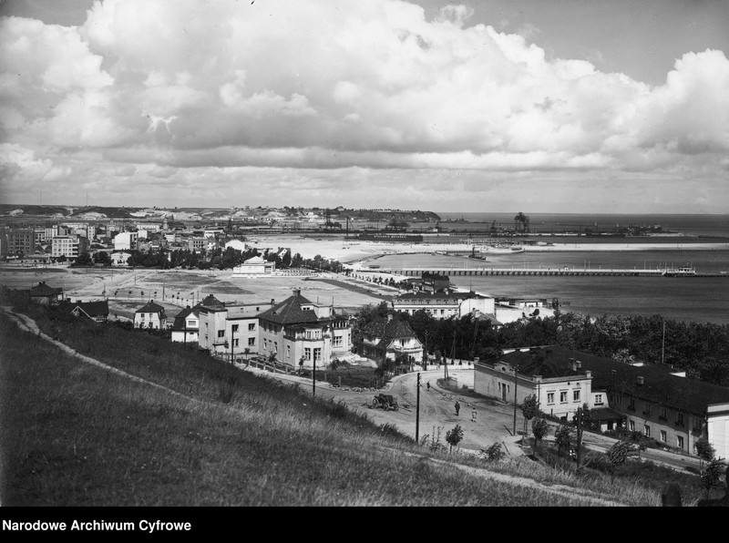 Obraz 8 z kolekcji "Gdynia lat 30. XX wieku na fotografiach Henryka Poddębskiego111"