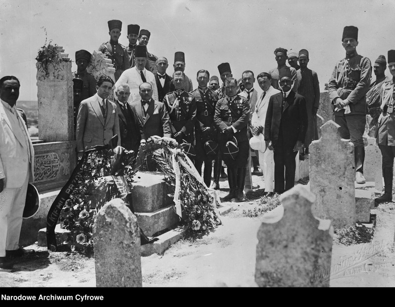 image.from.unit.number "Sprowadzenie prochów generała Józefa Bema z miejscowości Aleppo w Syrii do Polski"