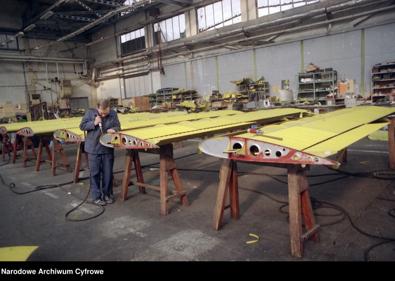 image.from.unit.number "Wytwórnia Sprzętu Komunikacyjnego nr 4 "Okęcie" (PZL-Okęcie) w Warszawie"