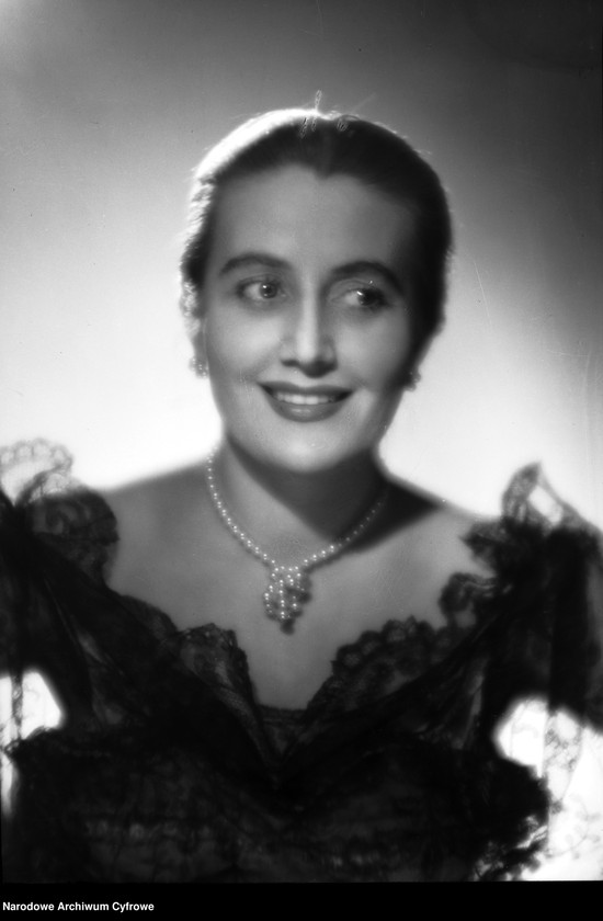 image.from.unit.number "Alina Bolechowska"