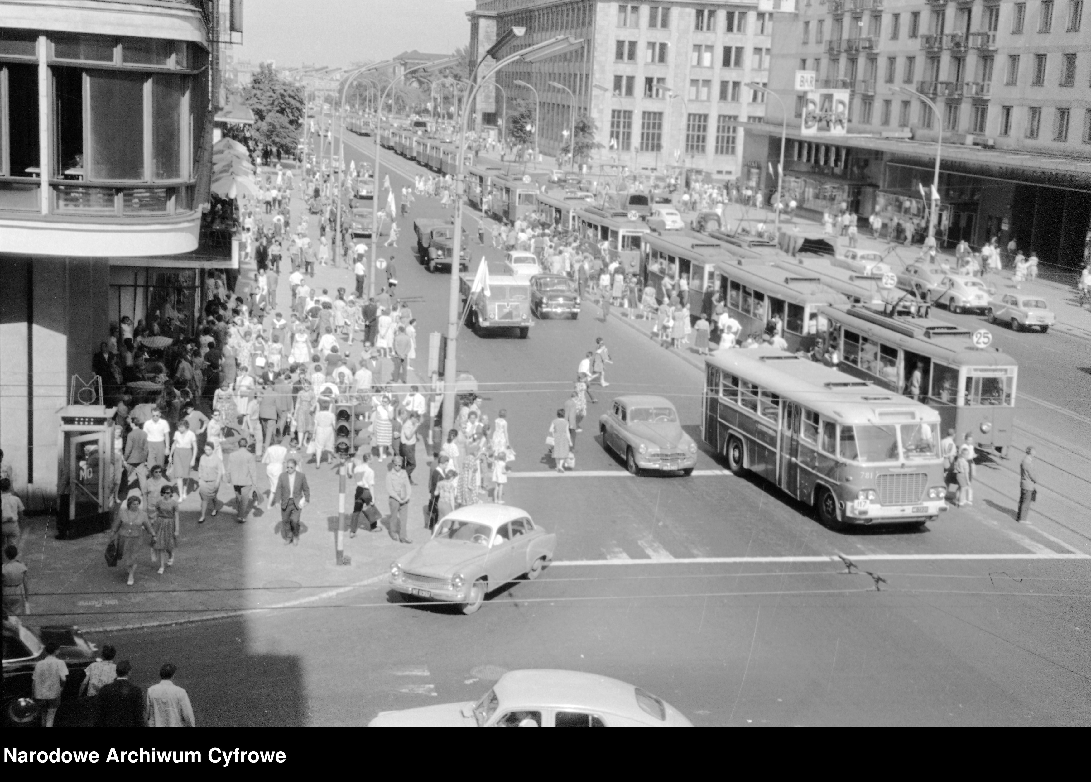 Skan z jednostki: Aleje Jerozolimskie w Warszawie
