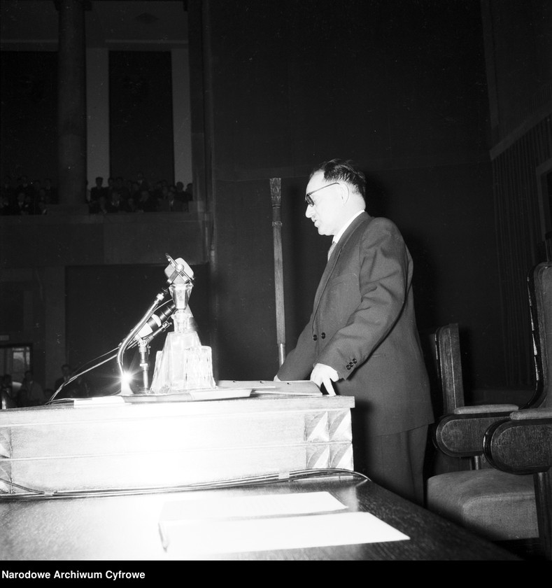 image.from.unit.number "Pierwsza sesja Sejmu II kadencji "