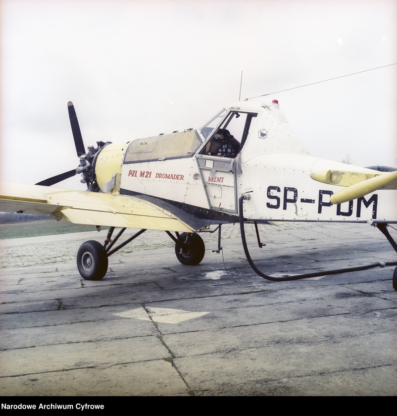 Obiekt Samolot PZL M21 Dromader Mini (SP-PDM) podczas tankowania. z jednostki Samoloty PZL M21 Dromader Mini