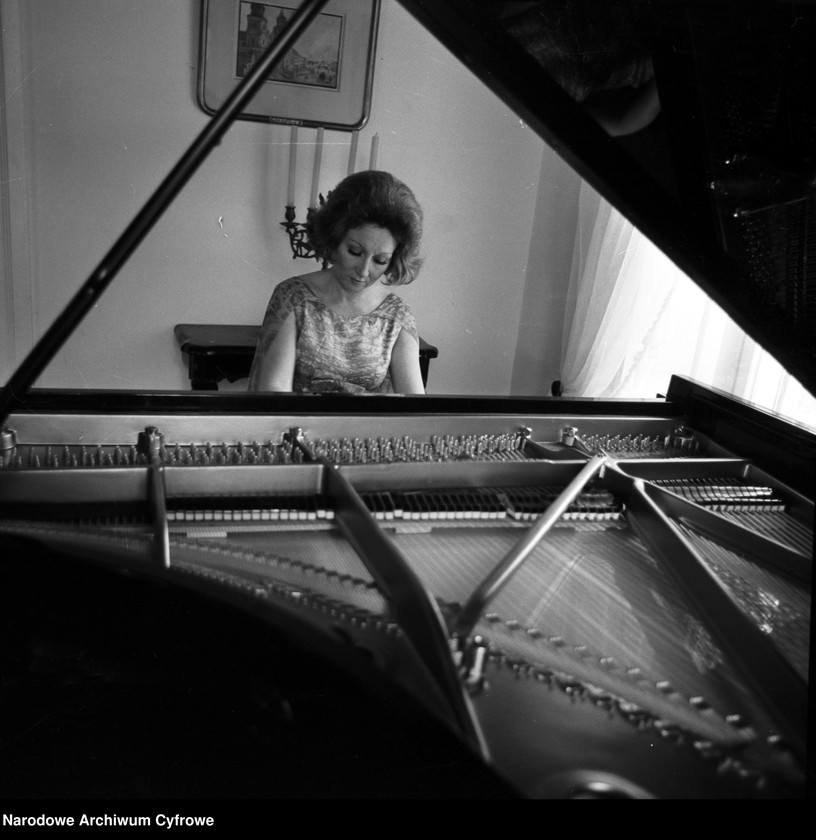 image.from.unit.number "Regina Smendzianka, pianistka"