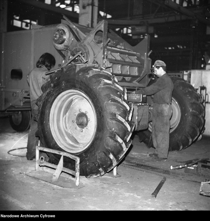 image.from.unit.number "Fabryka Maszyn Żniwnych w Płocku"