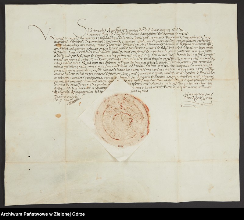 Obraz z jednostki "Zygmunt August, król polski, poleca urzędnikom królewskim, ziemskim i miejskim, aby nie pozwalali prowadzić handlu wagabundom, zwłaszcza Szkotom, nie podlegającym"