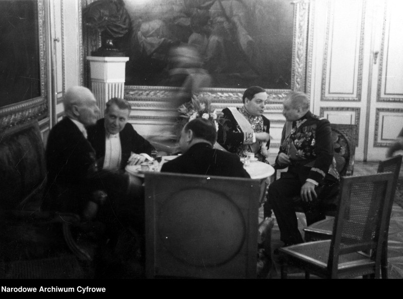 image.from.unit.number "Przyjęcie noworoczne u prezydenta RP Ignacego Mościckiego na Zamku Królewskim w Warszawie"