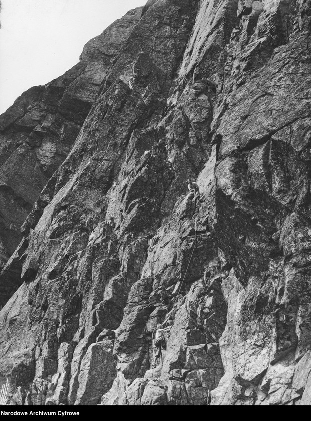 image.from.unit.number "Film "Zamarłe echo""