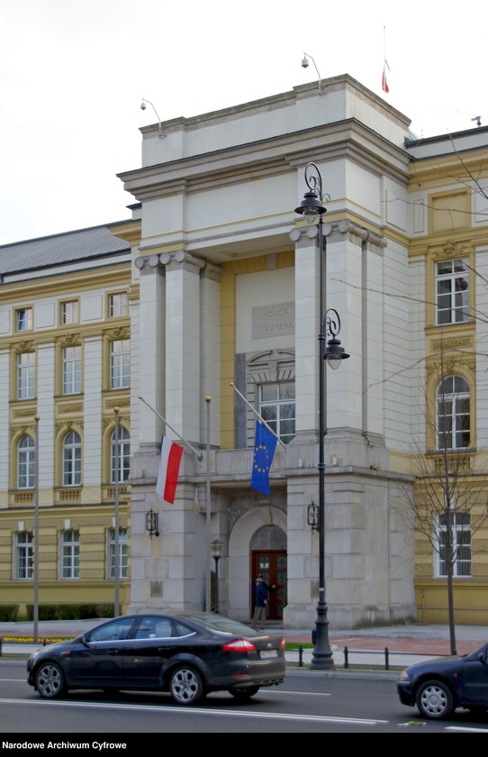 image.from.unit.number "Szósty dzień żałoby narodowej w Warszawie po katastrofie lotniczej w Smoleńsku"