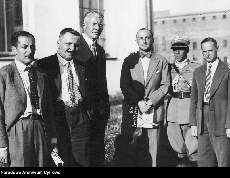 Obraz 2 z jednostki "II Międzynarodowe Mistrzostwa Polski w Tenisie Ziemnym o Puchar Prezydenta RP na kortach Legii w Warszawie"