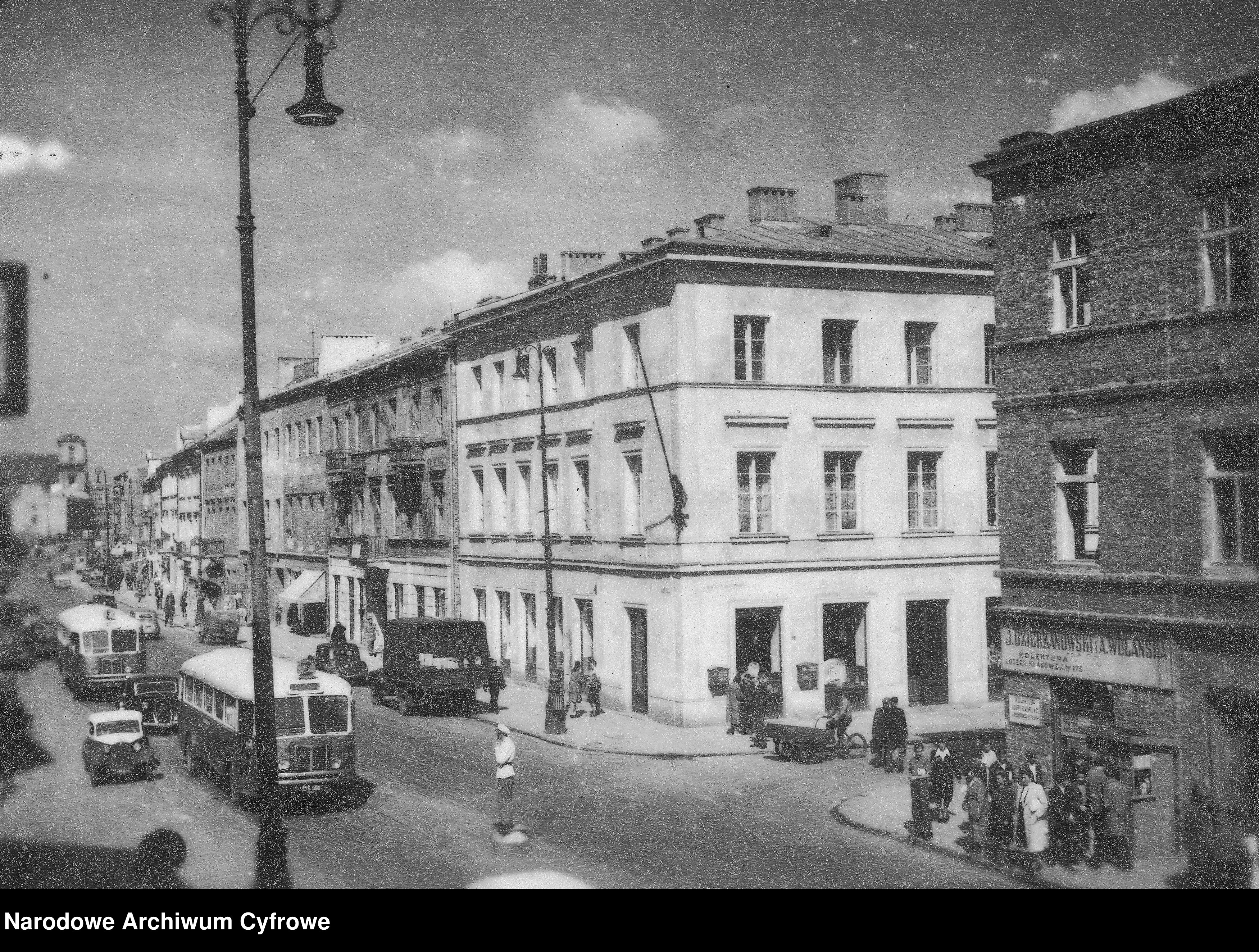 Skan z jednostki: Warszawa - domy narożne na ul. Nowy Świat