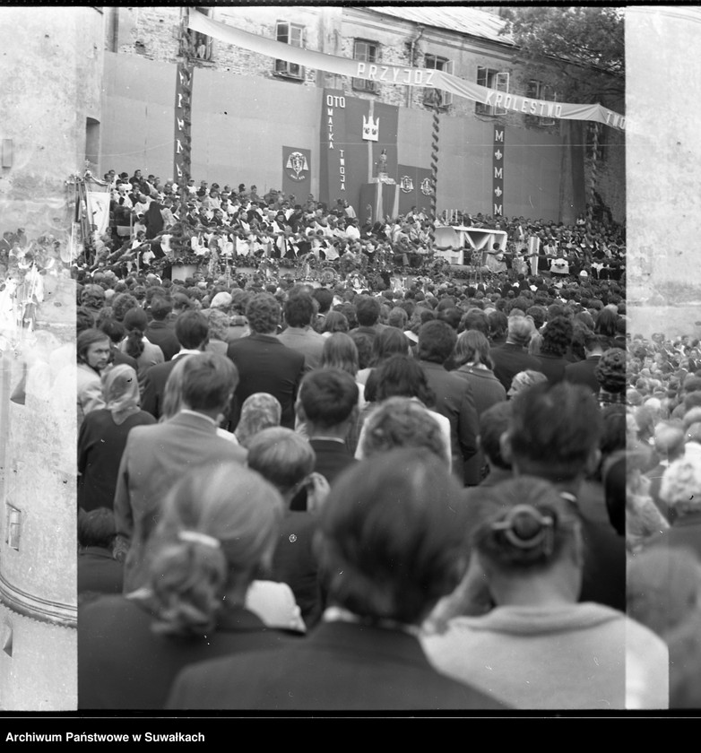 image.from.unit.number "Uroczystość koronacji figurki Marki Boskiej Sejneńskiej w Senach."