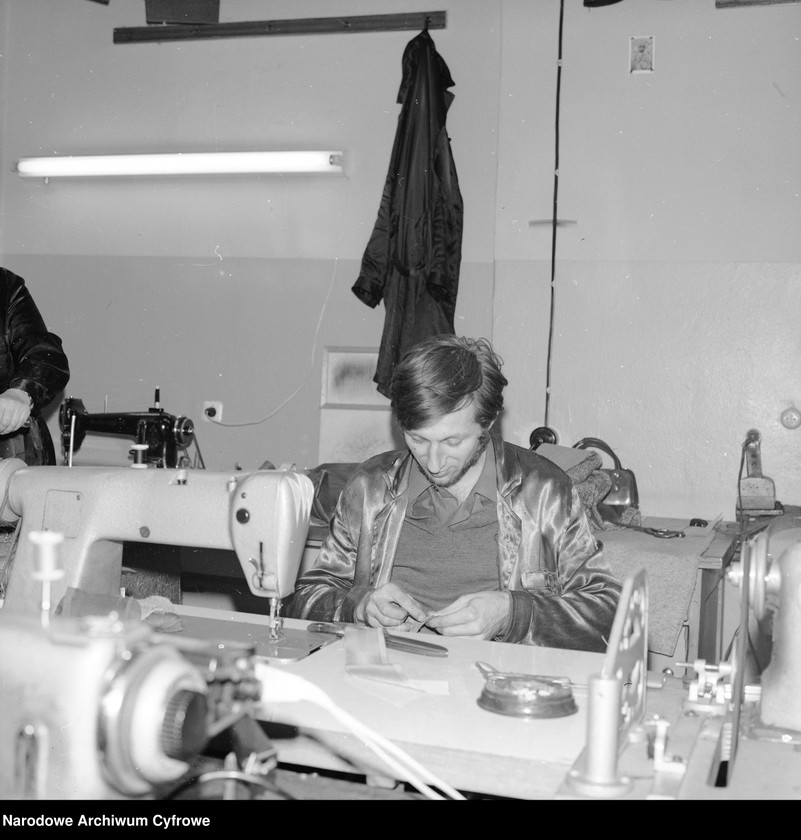 image.from.unit.number "Przedsiębiorstwo Krawiecko-Kuśnierskie Stołecznego Przemysłu Terenowego "Ambasador""