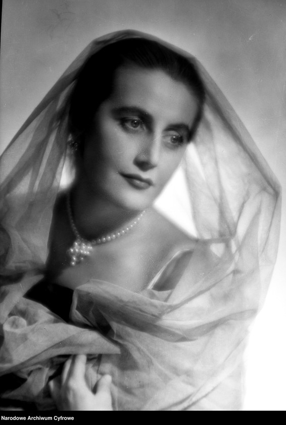 image.from.unit.number "Alina Bolechowska"