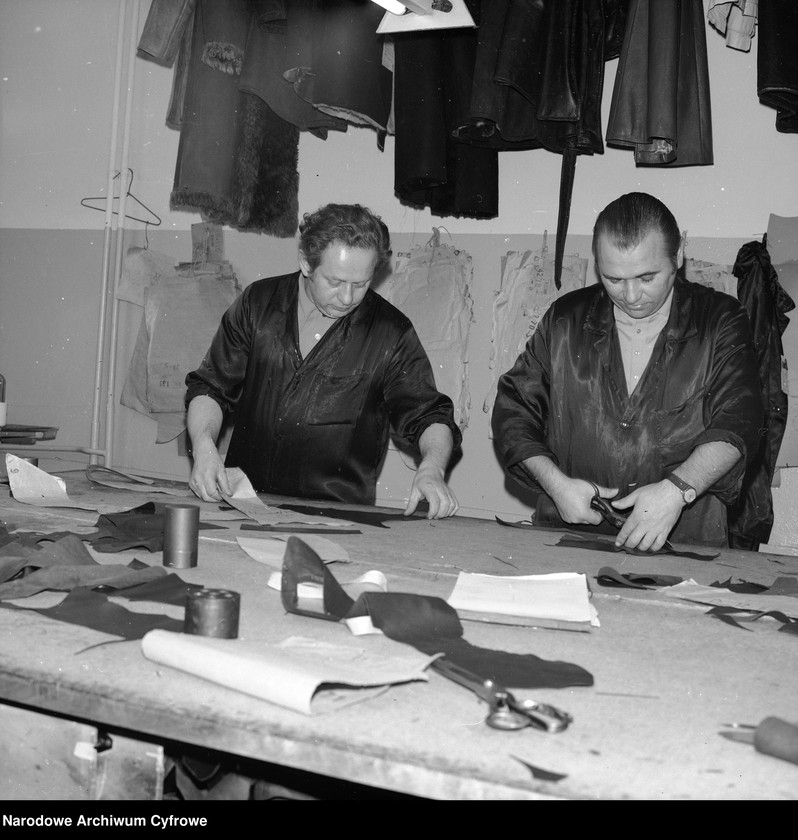 image.from.unit.number "Przedsiębiorstwo Krawiecko-Kuśnierskie Stołecznego Przemysłu Terenowego "Ambasador""