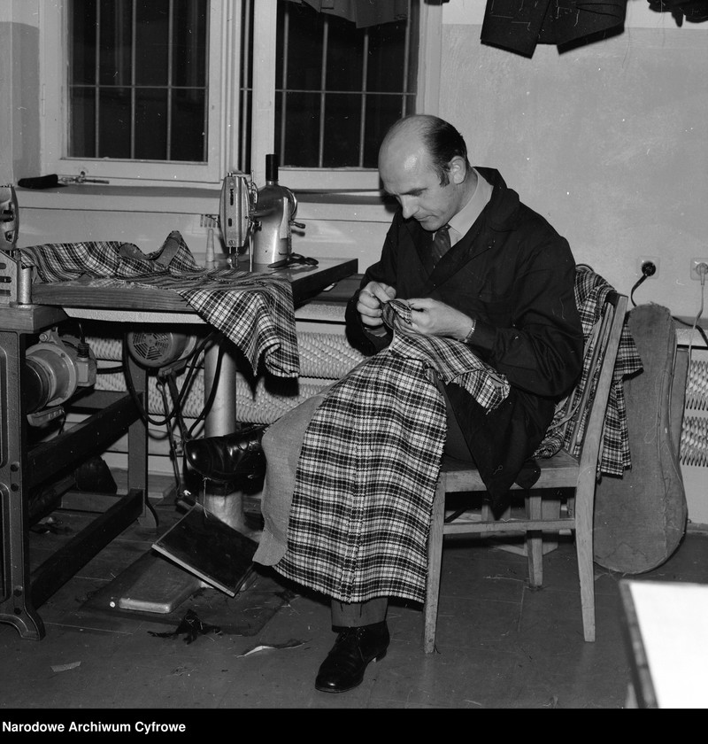 image.from.unit.number "Przedsiębiorstwo Krawiecko-Kuśnierskie Stołecznego Przemysłu Terenowego "Ambasador""