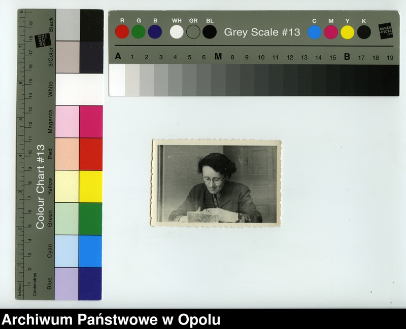 Obraz 2 z kolekcji "Fotografie pracowników Wojewódzkiego Archiwum Państwowego w Opolu"