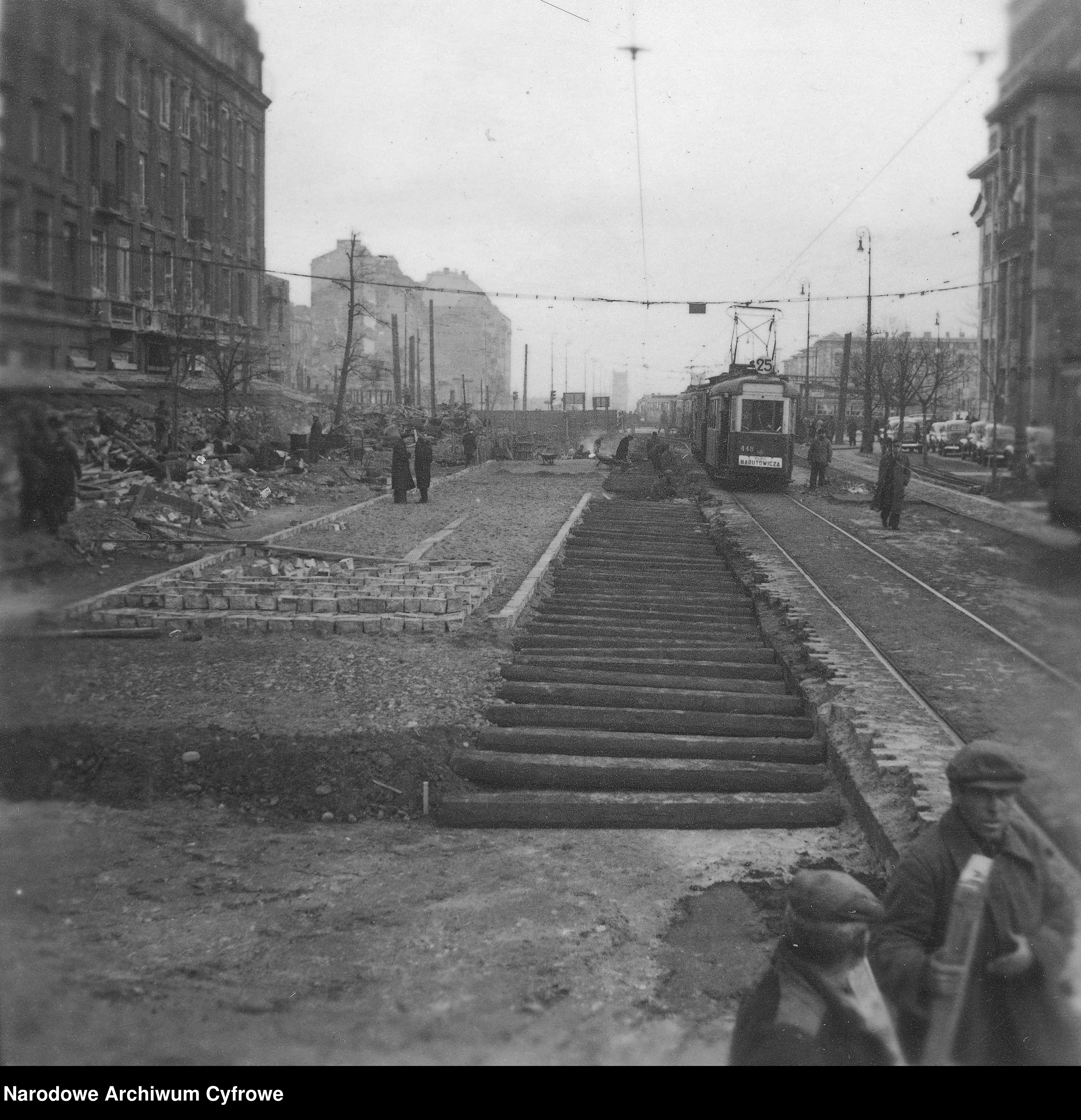 Skan z jednostki: Prace ziemne w Al. Jerozolimskich w Warszawie