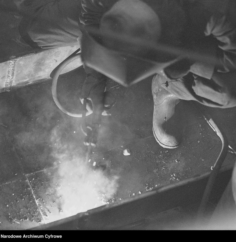 image.from.unit.number "Stocznia Szczecińska im. Adolfa Warskiego"