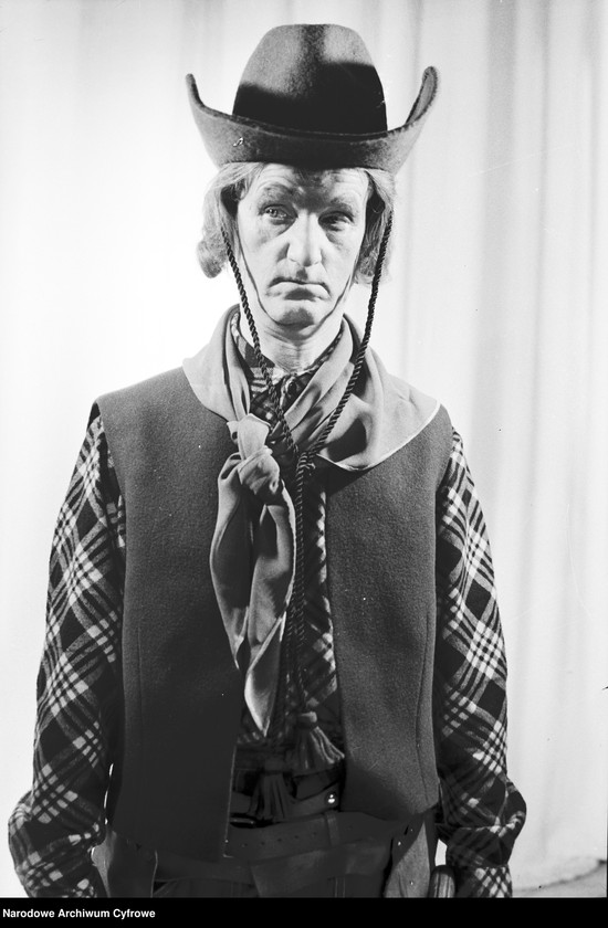 Obraz 8 z jednostki "Warszawa. Teatr Syrena - sztuka "Jim strzela pierwszy""