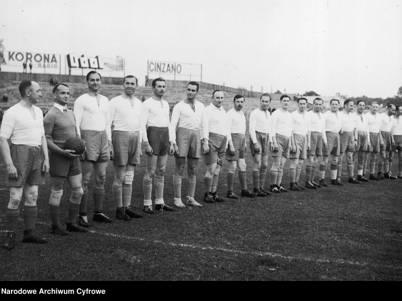 image.from.unit.number "Wielka rewia asów sportu zorganizowana przez Związek Dziennikarzy Sportowych na rzecz Funduszu Obrony Narodowej Zdzisław Nowak"