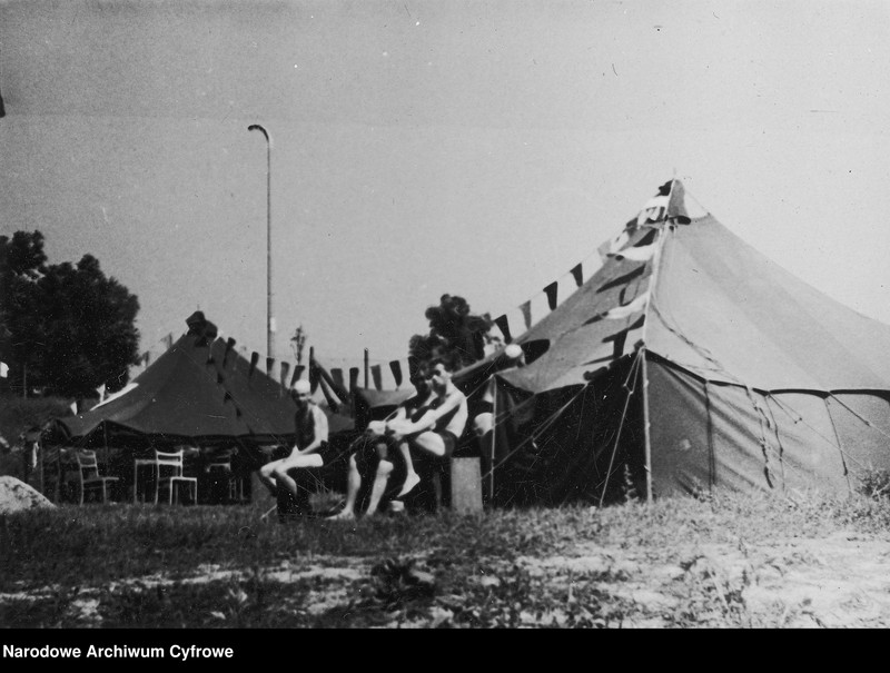 image.from.unit.number "Obóz Związku Młodzieży Chrześcijańskiej YMCA nad Wisłą"